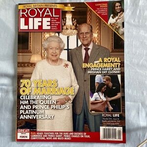 𝅺royal Life Magazine Dec/Jan 2018 - Issue 50